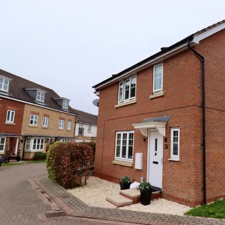 Rent this 2 bed duplex on Hidcote Walk in Welton, HU15 1FP