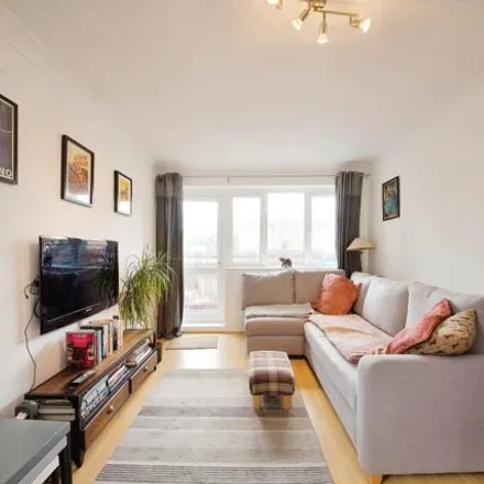 Image 1 - Marsalis House, Rainhill Way, Bromley-by-Bow, London, E3 3EF, United Kingdom - Apartment for sale