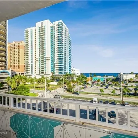 Buy this 1 bed condo on 2931 Banyan Street in Fort Lauderdale, FL 33316