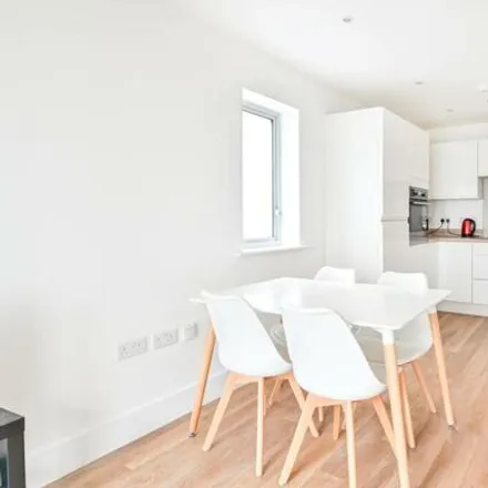 Image 9 - Austen House, Station View, Guildford, GU1 4AX, United Kingdom - Apartment for sale