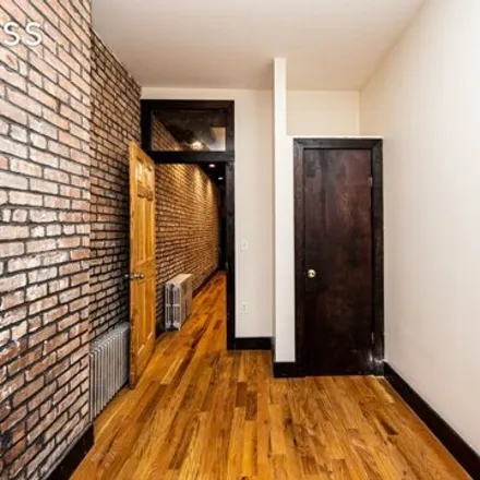Image 5 - 170 Irving Avenue, New York, NY 11237, USA - House for rent
