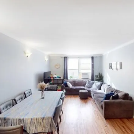 Image 2 - 920 East 17th Street, New York, NY 11230, USA - Apartment for sale