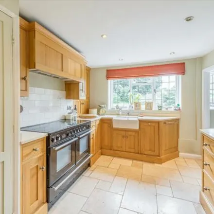 Image 2 - Little Knoll, Speldhurst Road, Southborough, TN4 0DY, United Kingdom - House for sale