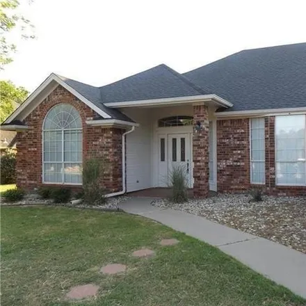 Rent this 3 bed house on 9008 Bellechase Road in Pecan Plantation, Hood County