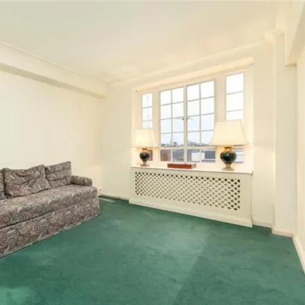 Buy this 1 bed apartment on Swan Court in Flood Street, London