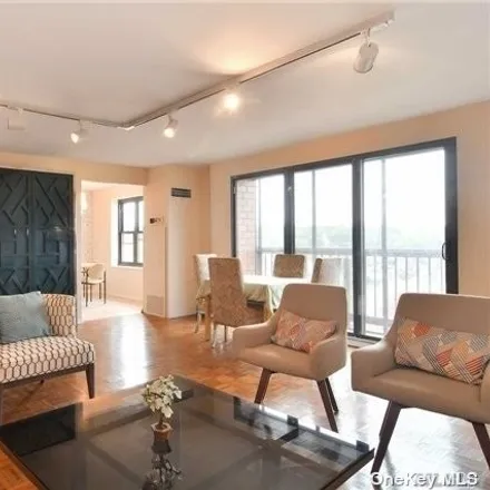 Buy this 2 bed condo on 14 Bond Street in Village of Great Neck Plaza, NY 11021