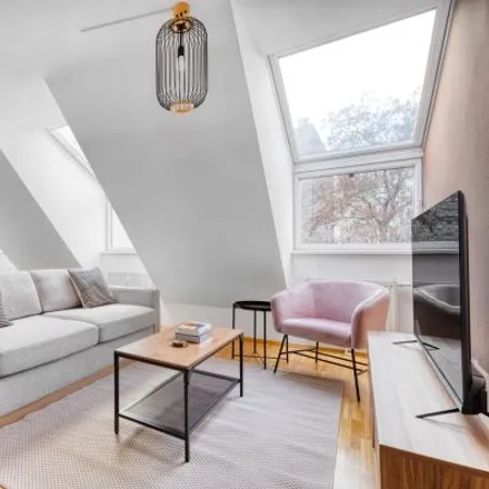 Rent this 3 bed apartment on Landstraßer Hauptstraße 114 in 1030 Vienna, Austria