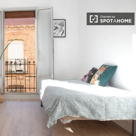 Rent this 4 bed apartment on Distrito Tetuán in Calle de los Algodonales, 9