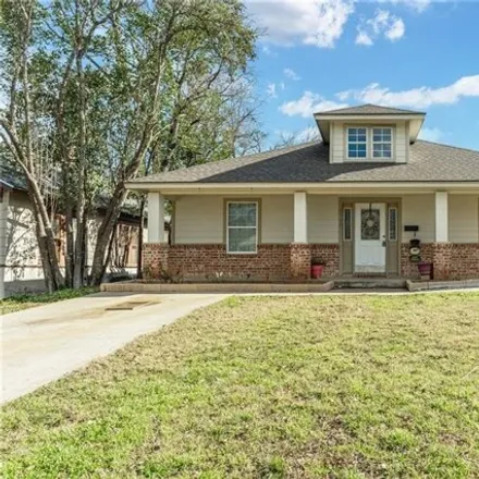 Buy this 3 bed house on 2680 North 25th Street in Waco, TX 76708