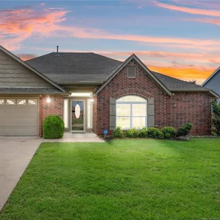 Buy this 3 bed house on 5149 Spruce Drive in Sand Springs, OK 74063
