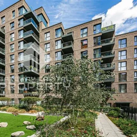 Rent this 1 bed apartment on Green Lanes in London, N4 2ZF