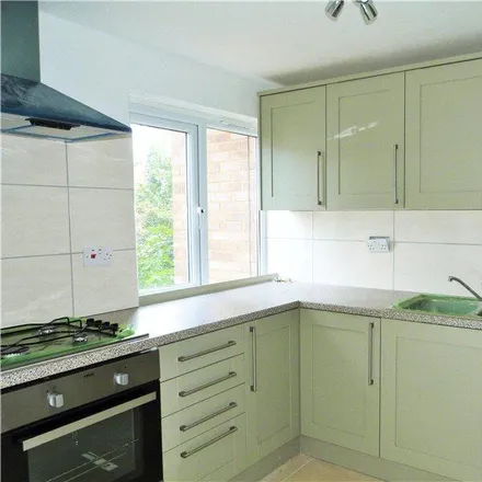 Rent this 1 bed room on The Oaks in Easthampstead, RG12 2XG