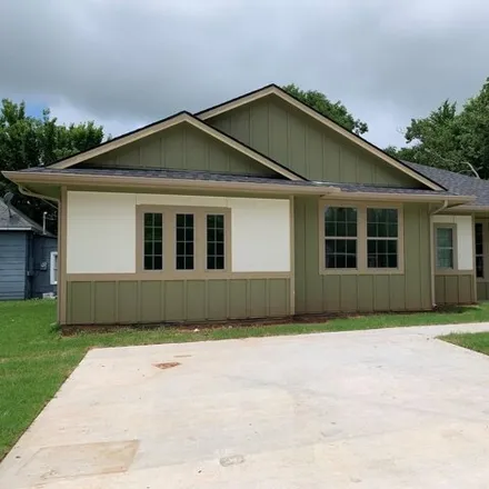 Rent this 3 bed house on 439 North Mirick Avenue in Denison, TX 75020