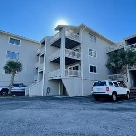 Buy this 1 bed condo on 1801 Canal Drive in Carolina Beach, NC 28428