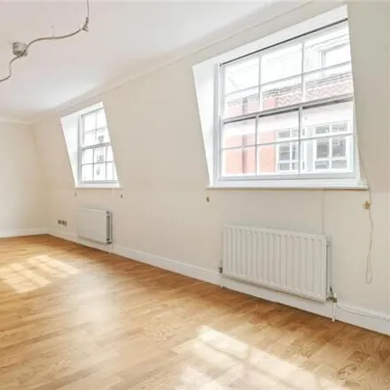 Rent this 2 bed room on The Sutton Arms in 6 Carthusian Street, London
