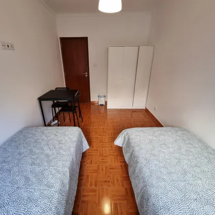 Image 1 - O Pilecas, Avenida Cidade de Londres, 2735-229 Sintra, Portugal - Room for rent