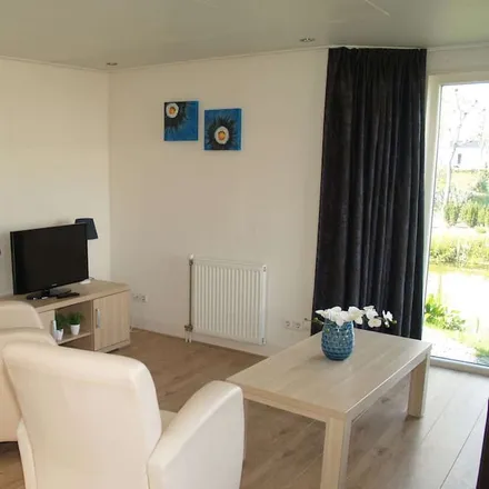 Rent this 2 bed house on West-Graftdijk in North Holland, Netherlands