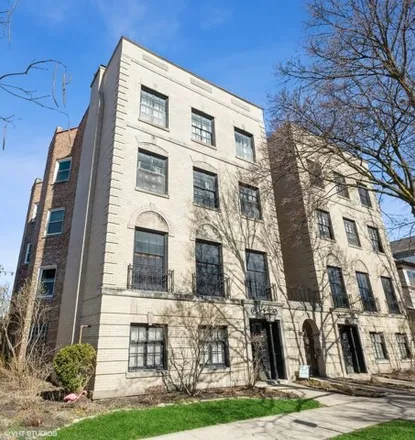 Buy this 3 bed condo on 1032 Pleasant Street in Oak Park, IL 60302