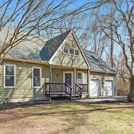 Buy this 3 bed house on 3 Lookout Hill Road in Old Saybrook, CT 06475