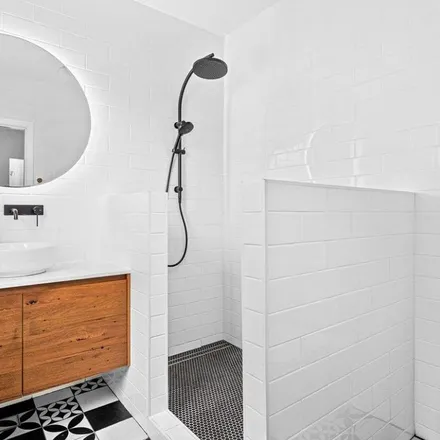 Image 2 - Carters Lane, Towradgi NSW 2518, Australia - Apartment for rent