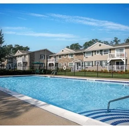 Image 3 - 6 Williams Boulevard, Village of Lake Grove, Suffolk County, NY 11755, USA - Apartment for rent