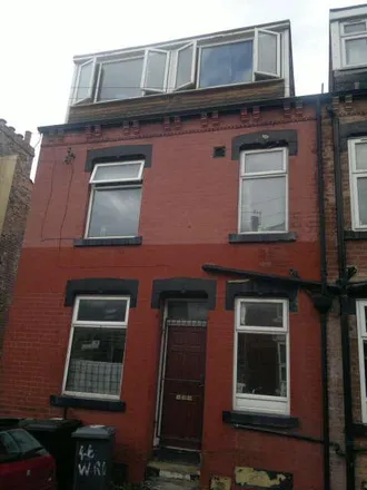 Rent this 3 bed house on Kelsall Road in Leeds, LS6 1QZ