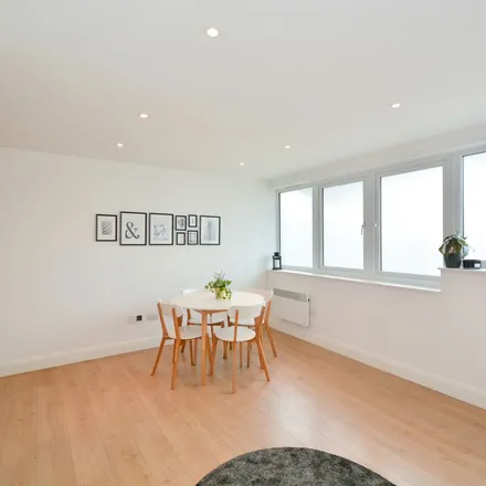 Image 4 - Texryte House, Balmes Road, London, N1 5EY, United Kingdom - Apartment for rent