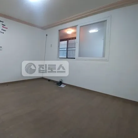 Rent this 2 bed apartment on 서울특별시 서초구 잠원동 36-9