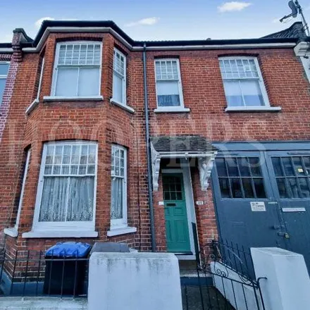 Buy this 3 bed townhouse on Villiers Road in Dudden Hill, London