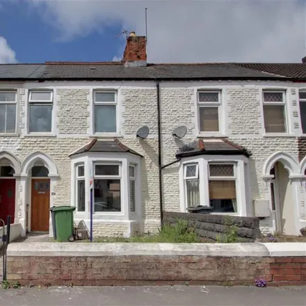 Rent this 4 bed townhouse on Groveland Road in Cardiff, CF14 4QX