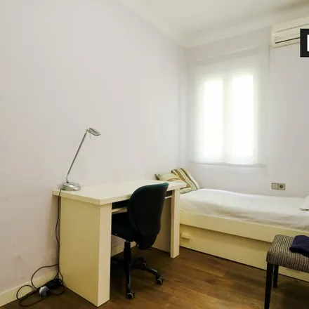 Rent this 3 bed room on Madrid in Douglas, Calle de Goya