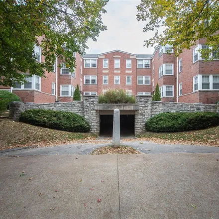 Buy this 1 bed condo on 7561 Oxford Drive in Clayton, MO 63105