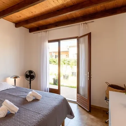 Rent this 1 bed townhouse on 20137 Porto-Vecchio