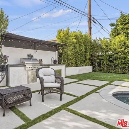 Image 4 - 5721 Troost Avenue, Los Angeles, CA 91601, USA - House for rent