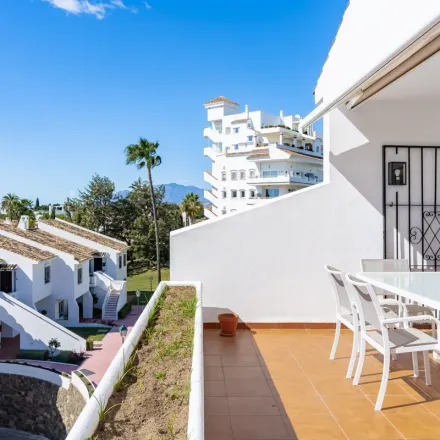 Rent this 2 bed apartment on Farmacia Francisco Barrera Ortiz in Avenida de Andalucía, 1