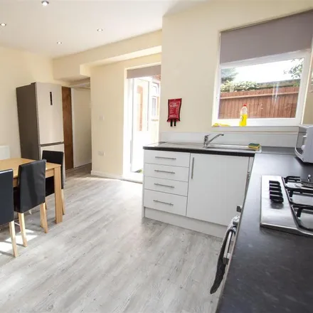 Rent this 5 bed house on 98 Raddlebarn Road in Selly Oak, B29 6HQ