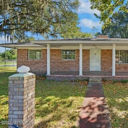 Buy this 3 bed house on Florida Avenue in Putnam County, FL 32177