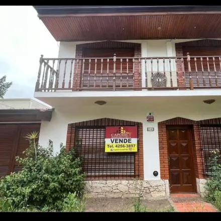Buy this 3 bed house on Avenida Doctor Luis Agote in Partido de Berazategui, B1880 BFG Ranelagh