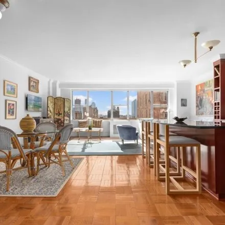 Image 5 - 422 East 50th Street, New York, NY 10022, USA - Apartment for sale