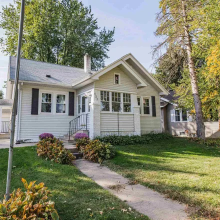 Buy this 3 bed house on 623 Campbell Avenue in Waterloo, IA 50701