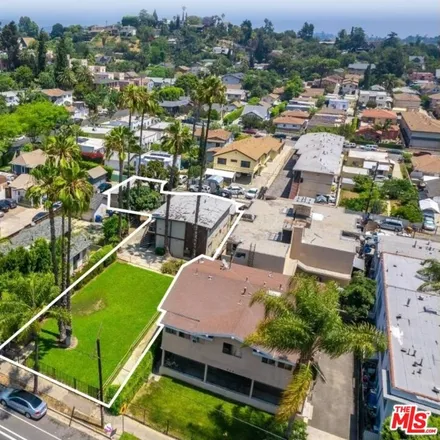 Buy this studio townhouse on 1851 North Avenue 50 in Los Angeles, CA 90042