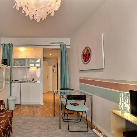 Image 4 - 10 Rue Euler, 75008 Paris, France - Apartment for rent