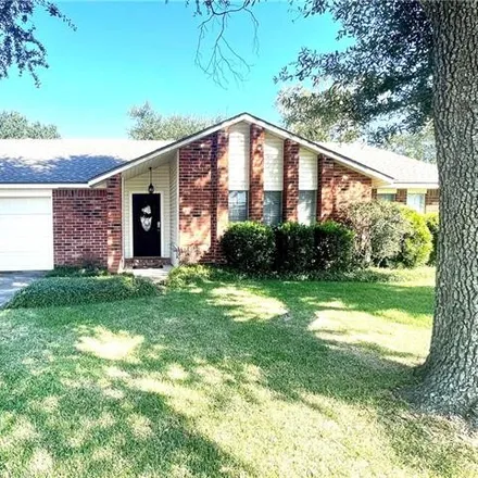 Buy this 3 bed house on 4598 Meadow Lane West in Lake Charles, LA 70605