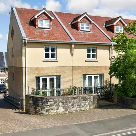 Buy this 4 bed townhouse on Medina Road in Cowes, PO31 7BX