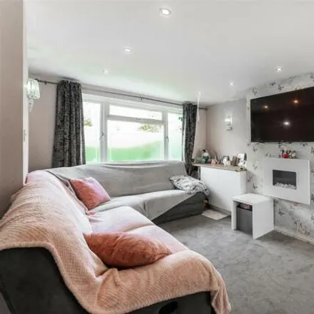 Image 5 - Lennon Close, Rugby, CV21 4DT, United Kingdom - Townhouse for sale