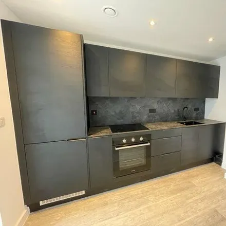 Image 2 - Park Rise, Seymour Grove, Gorse Hill, M16 0PF, United Kingdom - Apartment for rent