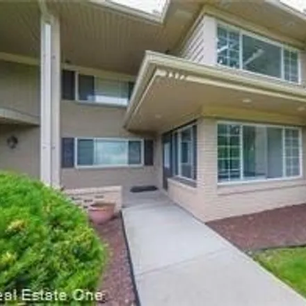 Rent this 2 bed condo on 29 Manor Way in Rochester Hills, MI 48309