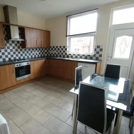 Image 6 - Back Mayville Street, Leeds, LS6 1ND, United Kingdom - Room for rent