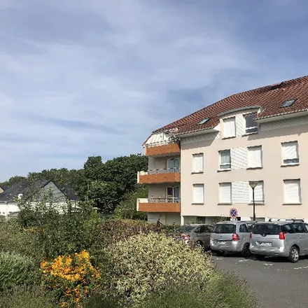 Rent this 3 bed apartment on Maison Forestière de Saint-Étienne in Route du Fond du Câtelier aux Champs de Saint-Étienne, 76800 Saint-Étienne-du-Rouvray