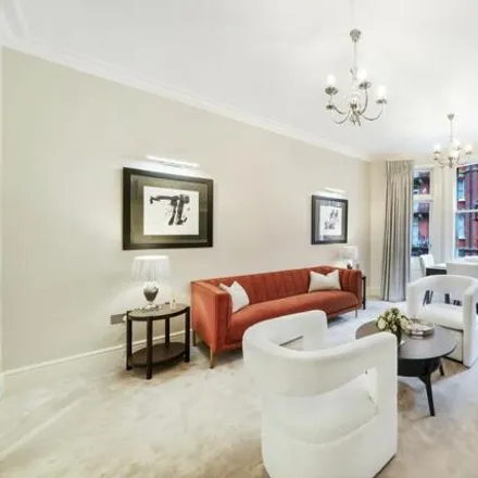 Rent this 3 bed room on Clarence Gate Gardens in 127-147 Glentworth Street, London
